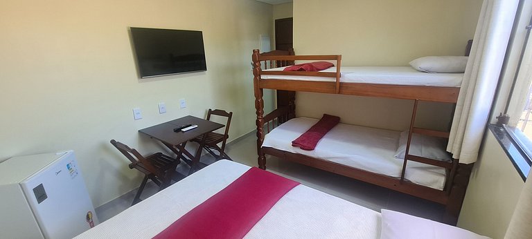 Suíte 6 Quádrupla com Vista da Praça